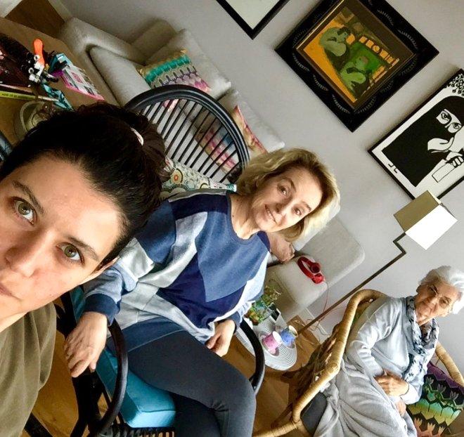 Beren Saat'ten Yeni Paylaşım: Benimle Kim Kaldı Acaba