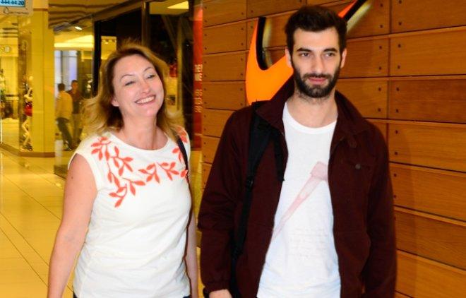 Erkenci Kuş'un Sevilen Yıldızının Annesini Görenler Gözlerine İnanamıyor!