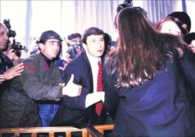 Hakime Hakaret ve Gazeteciye Saldırıdan 2 Kez Hapse Girdi! İşte Yolu Cezaevinden Geçen Ünlüler
