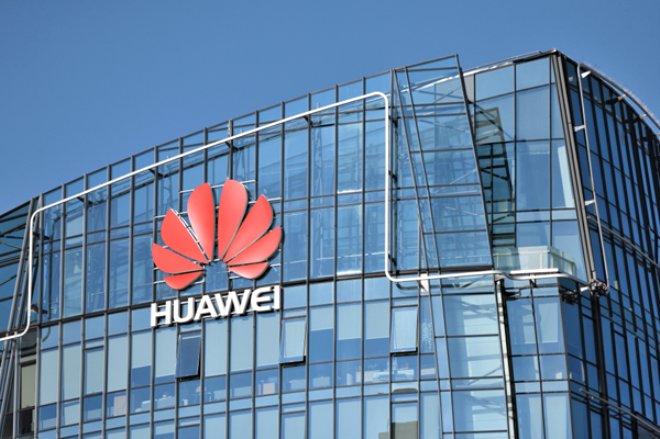 Huawei Kullanıcıları İçin Büyük Tehlike! Google Yasağı Kullanıma Girerse Ne Olacak?