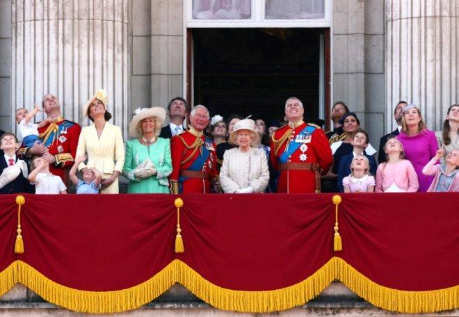 Prens Harry'nin, eşi Meghan'ı uyarması sosyal medyanın diline düştü!