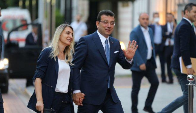 'O kıza bulaşma!' diyen abiyi bile umursamadı! Ekrem İmamoğlu ve eşi bakın nasıl tanıştı