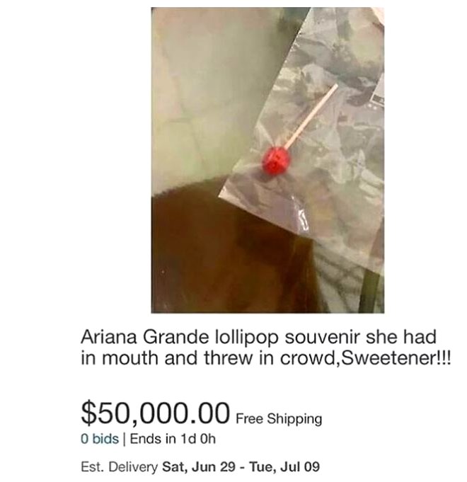 Ünlü şarkıcının konserde yalayıp seyircilere fırlattığı lolipop satışa çıkarıldı! Fiyatı dudak uçuklatıyor