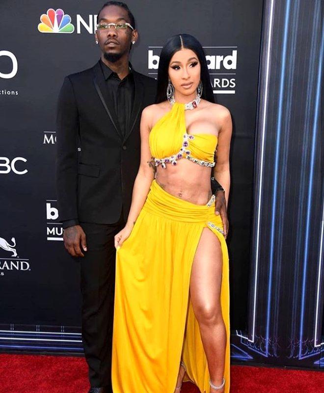 Ünlü rap yıldızı Cardi B, kalçasını açıp gösterdi! Hayranları şoke oldu