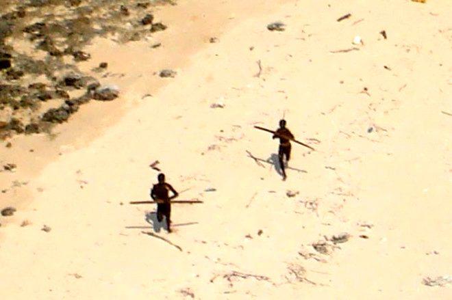 Yaklaşanı öldürüyorlar! İşte dünyanın en izole kabilesi: Sentinelese