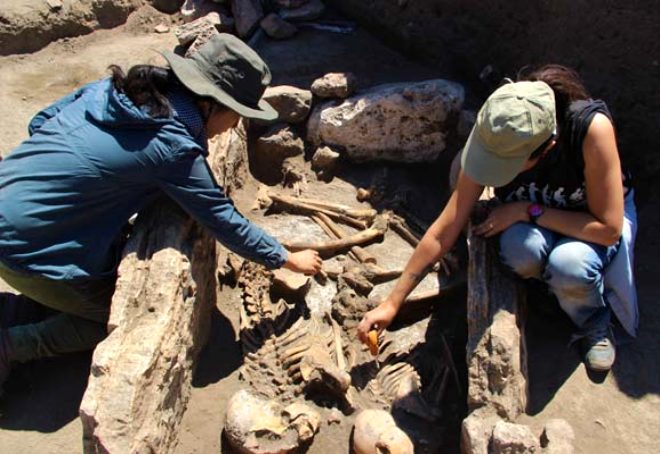 Eskişehir'de yapılan arkeolojik kazılarda 5 bin yıllık insan iskeletleri bulundu!