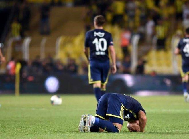 Fenerbahce Cagliari Macinda Dikkat Ceken Detay Bir Bakan Bir Daha Bakti Gidiyoo Online