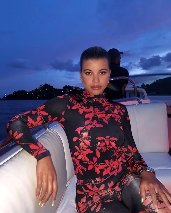Dünyaca ünlü model, tatil paylaşımlarıyla Instagram'ı sallıyor!