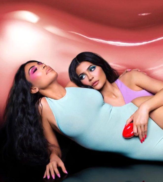 Kim Kardashian'ın 6 parmağı olduğunu gören şoke oluyor!
