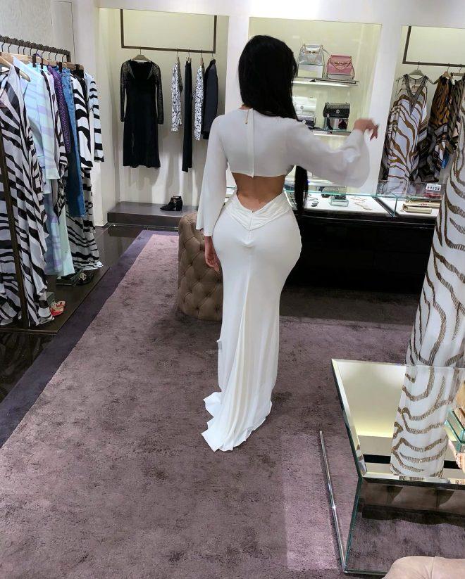 Kim Kardaşyana oxşamaq üçün — 500 min xərclədi + FOTOLAR Kim Kardaşyana oxşamaq üçün — 500 min xərclədi + FOTOLAR