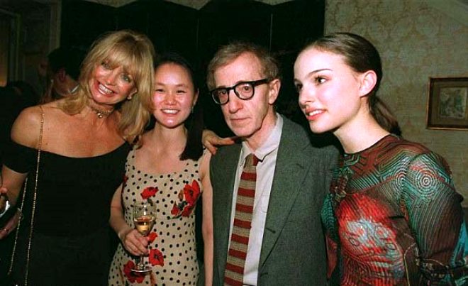 Scarlett Johnson, üvey kızına cinsel istismarda bulunduğu iddia edilen Woody Allen'a destek verdi!
