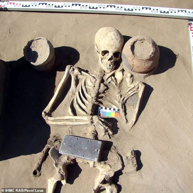 2 bin 100 yıllık mezardan çıkan şey, arkeologları şaşkına çevirdi!