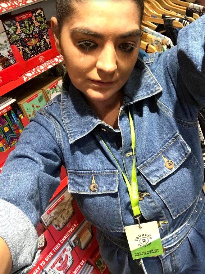 Alisveris Merkezinde Calisan Kadin Personelin Avm Ye Gelen Musterilerle Para Karsiligi Birlikte Oldugu Boyle Ortaya Cikti Foto Galerisi