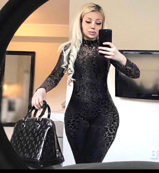 Her şey Barbie'ye benzemek için! Estetik operasyonlara yılda 104 bin TL harcıyor