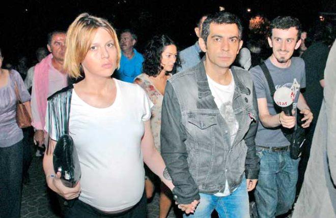 cocuklariyla oynayan babalari yerden yere vurmustu okan bayulgen in kizi istanbul buyudu foto galerisi