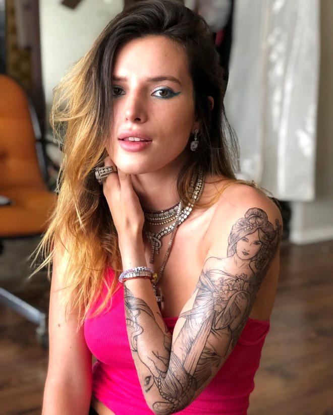 ABD'li oyuncu Bella Thorne, duş aldığı anları videoya çekti, beğeni yağmuruna tutuldu!