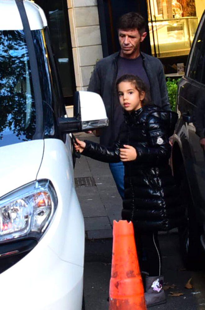 Ünlü şarkıcı Ebru Gündeş'in kızı Alara büyüdü! Son haline bakın