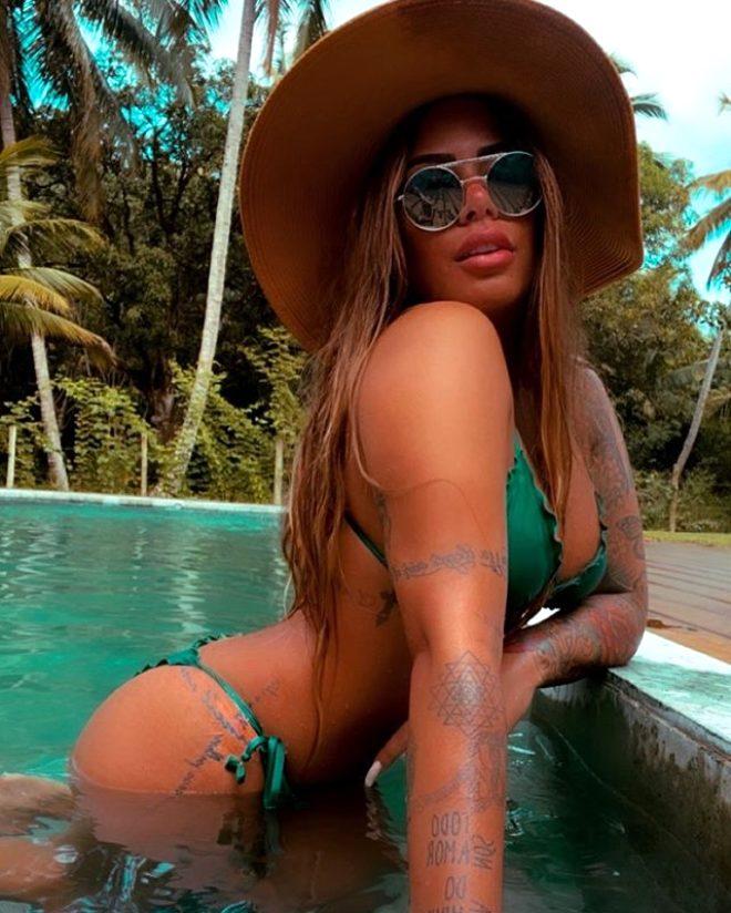 Ünlü futbolcu Neymar'ın kız kardeşi modelleri aratmıyor! Instagram pozları yürek hoplattı