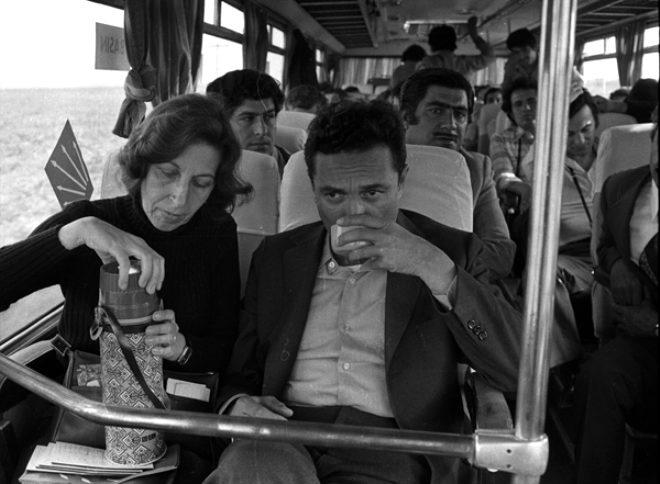 Evde yiyecek bir şey kalmayınca alyanslarını sattılar İşte Rahşan..