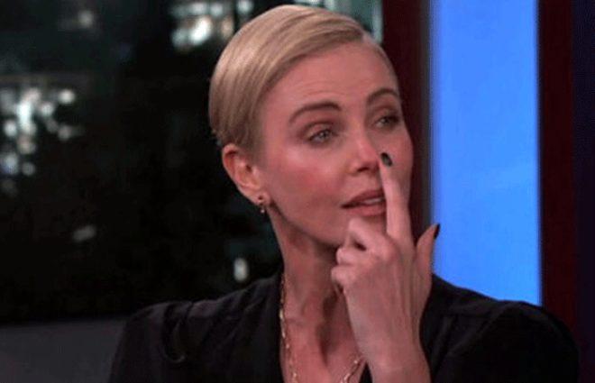 Charlize Theron'u hem güldüren hem ağlatan anı: Burnumla seviş