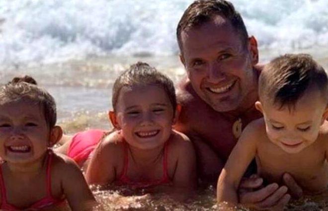 3 çocuğunun bulunduğu aracı ateşe veren eski yıldız sporcu kendisini bıçaklayarak intihar etti
