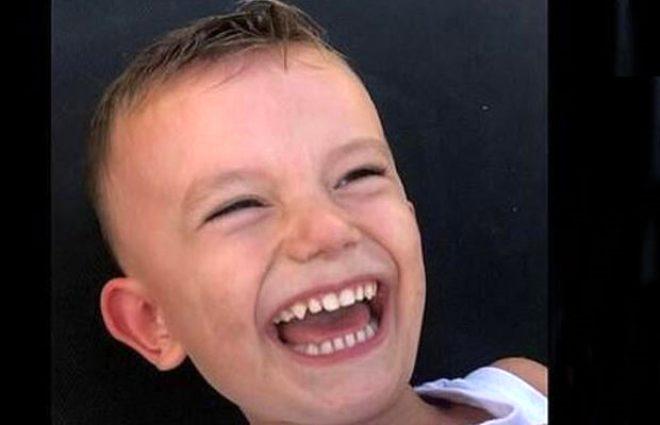 3 çocuğunun bulunduğu aracı ateşe veren eski yıldız sporcu kendisini bıçaklayarak intihar etti