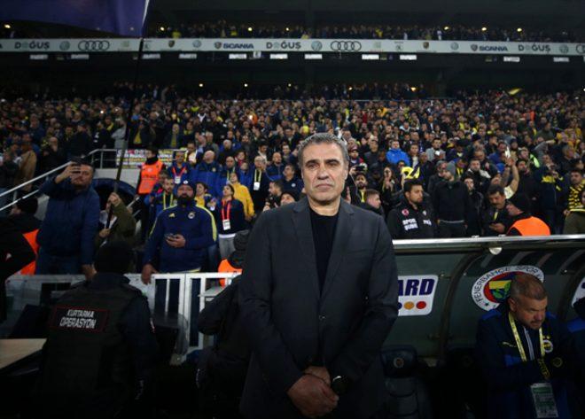 Derbide hezimeti yaşayan Fenerbahçeli taraftarlar hüngür hüngür ağlayıp, sandalyeleri sahaya fırlattı!