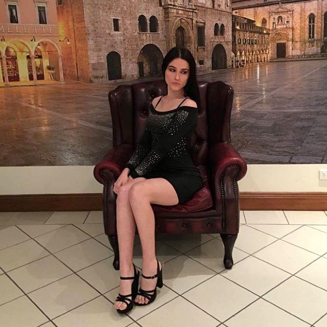 Cani baba tartıştığı 20 yaşındaki kızını 8 kez bıçaklayarak öldürdü