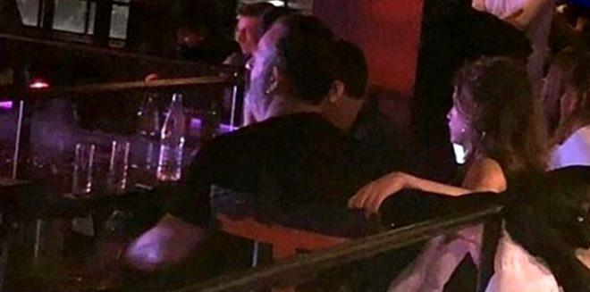 Serenay Sarıkaya ile aşk yaşamaya başlayan Cem Yılmaz giydiği taytla olay oldu