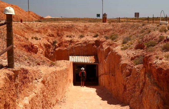 Maden tünellerinin birbirine bağlanıp bin 500 evin inşa edildiği kasaba: Coober Pedy