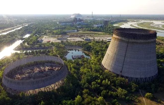 Binlerce insana mezar olan Çernobil'de yangın tehlikesi! Nükleer santrale ulaşmasına 1 km kaldı