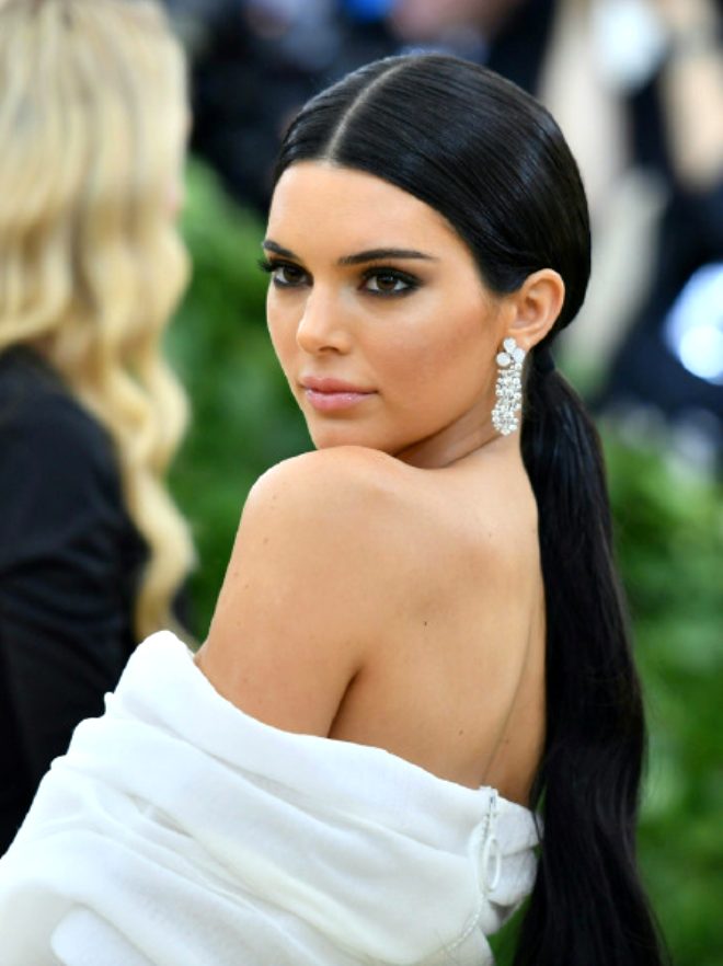 Ünlü model Kendall Jenner'ın dantelli iç çamaşırlı fotoğrafına beğeni yağdı