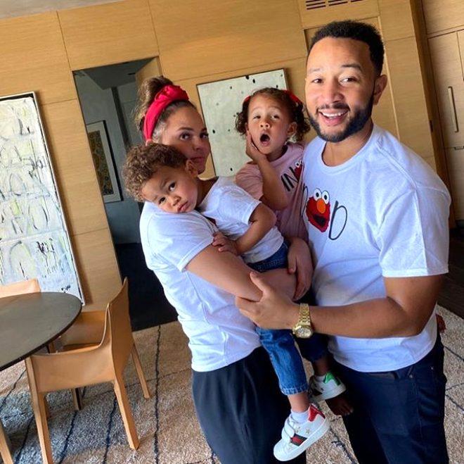 Trump karşıtı ünlü model Chrissy Teigen, tutuklanan protestocular için 200.000 dolar kefalet bağışladı