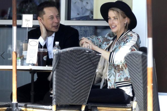 Elon Musk, oyuncu Amber Heard ve ünlü model Cara Delevingne üçlü ilişki iddialarını reddetti
