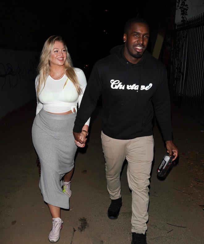 Kıvrımlı model Iskra Lawrence, suda doğum yaptığı anlarını paylaştı
