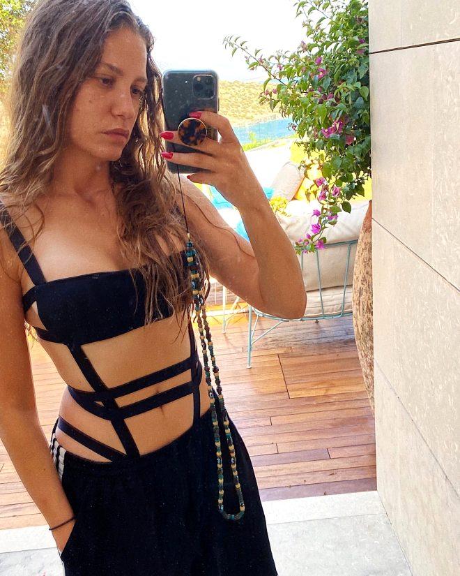 Serenay Sarıkaya'nın makyajsız hali olay! Olumsuz yorumların hedefi oldu