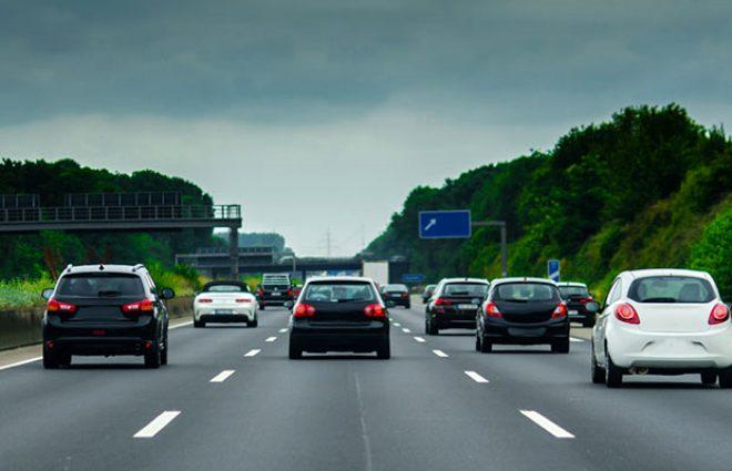 Almanya'da otobanda benzininizin bitmesi yasak