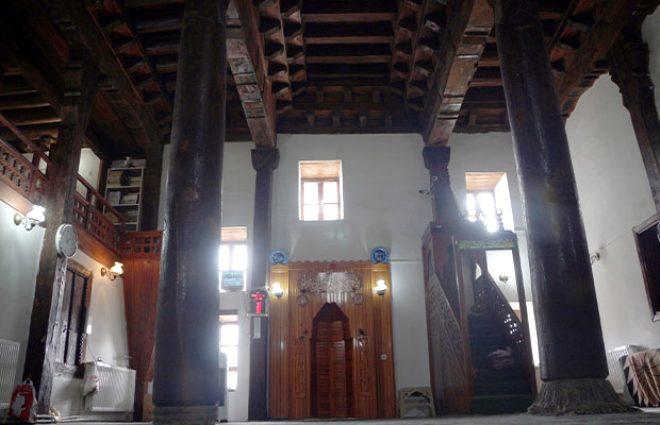 Çivisiz, 800 yıldır ayakta! Bu caminin sırrını duyan hayran kalıyor