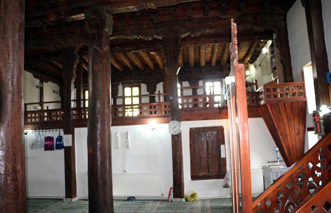 Çivisiz, 800 yıldır ayakta! Bu caminin sırrını duyan hayran kalıyor