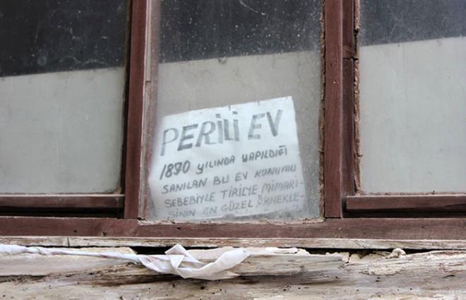 200 yıllık bilmece! Perili evin perisi yok, ziyaretçisi çok