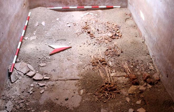 Anıt mezarın üstündeki mesajı gören arkeologlar 1500 yıllık uyarıyla karşılaştı