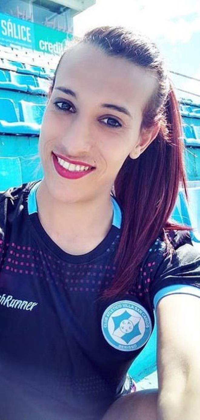 Dünya futbolunda tarihi gün! Trans futbolcu ilk resmi maçına çıktı