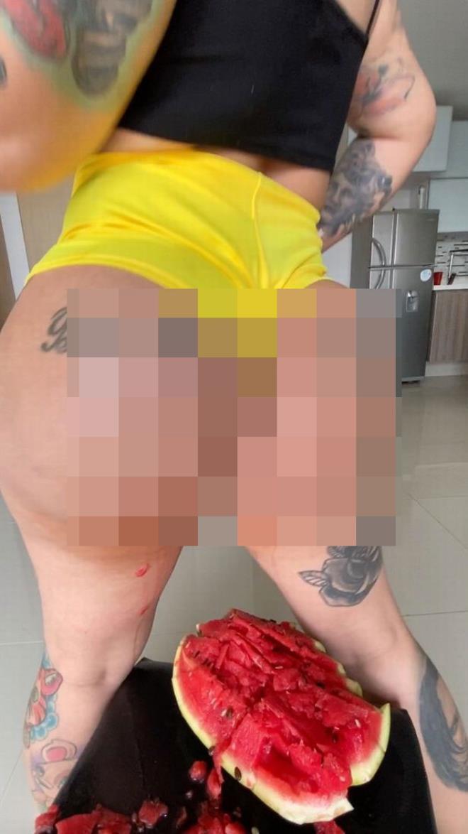 Kalçasıyla karpuz kıran çılgın fenomen 77 bin TL kazandı