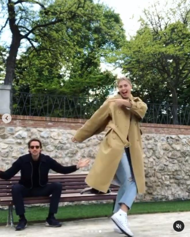 Güzelliğiyle büyüleyen Sharapova, hayranlarını üzen haberi sosyal medyadan verdi