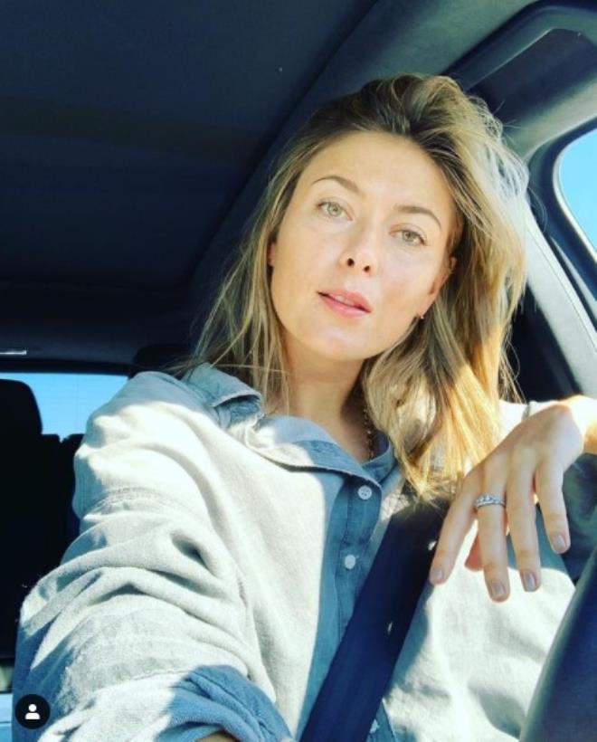 Güzelliğiyle büyüleyen Sharapova, hayranlarını üzen haberi sosyal medyadan verdi