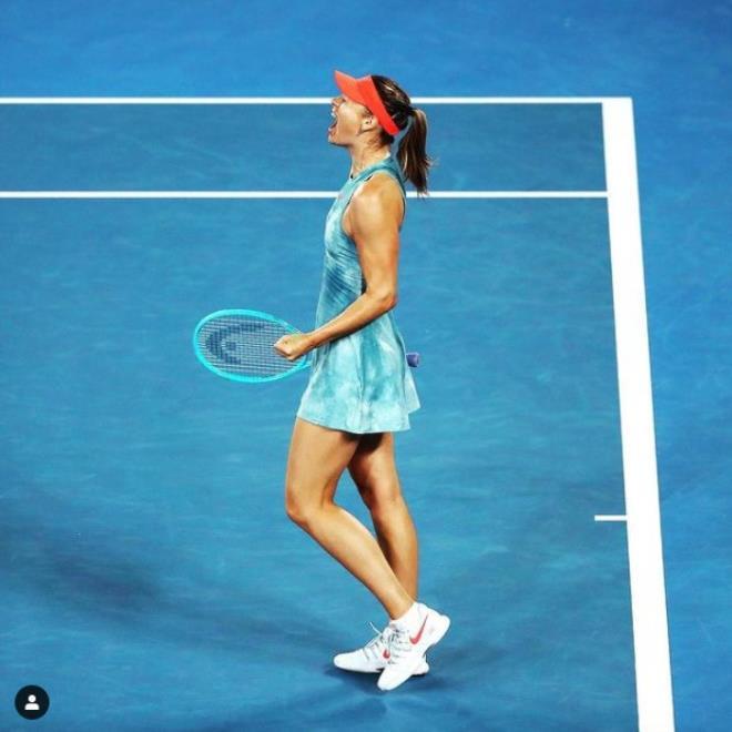 Güzelliğiyle büyüleyen Sharapova, hayranlarını üzen haberi sosyal medyadan verdi