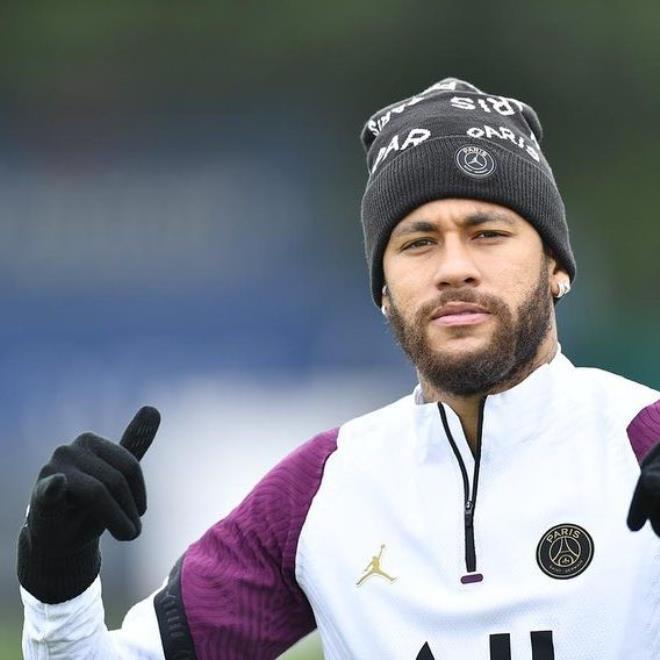 Güzel modeli yakın takibe alan Neymar, öğrendiği gerçek karşısında yıkıldı