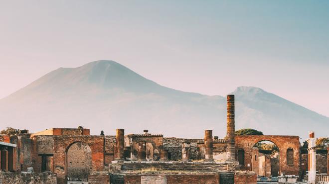 Çaldığı tarihi eserler lanetli çıktı! Başı beladan kurtulmayan turist görevlilere yalvardı
