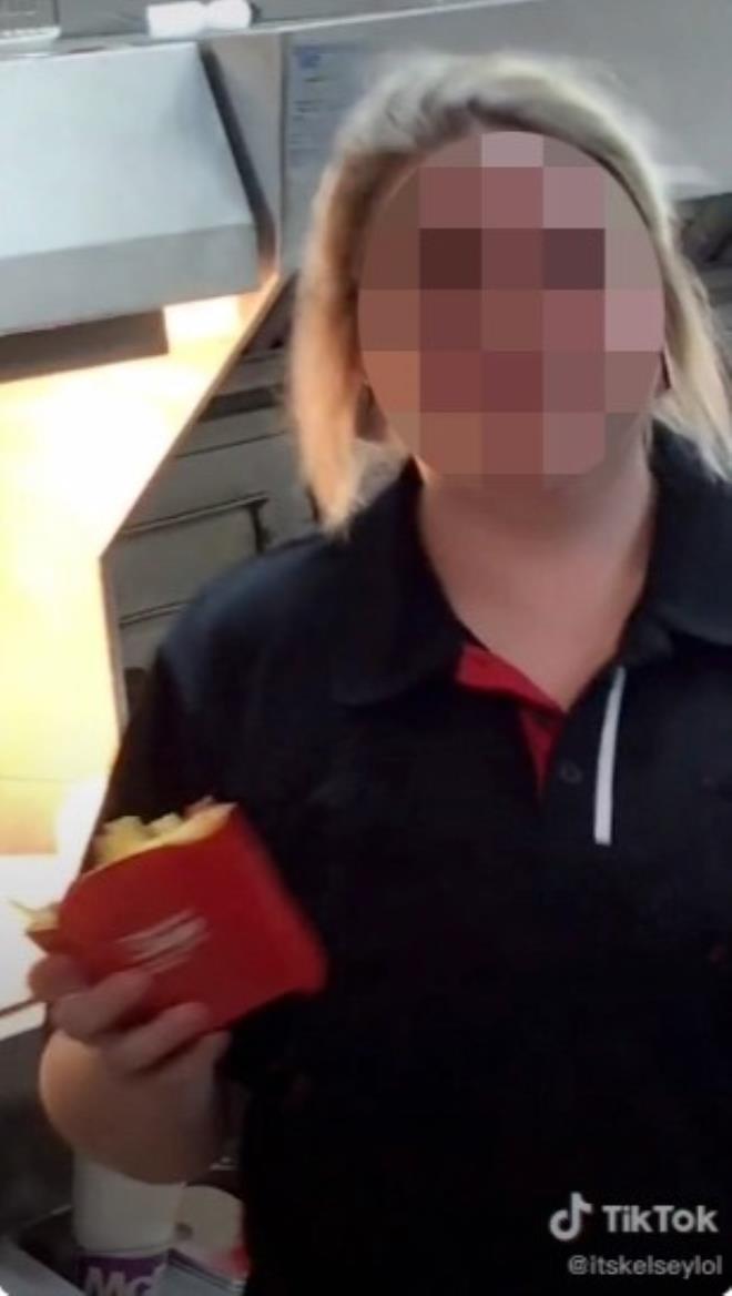 Sosyal medya bu görüntülerle çalkalandı! Dünyaca ünlü fast food zincirinde mide bulandıran olay
