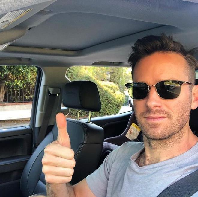 Ünlü oyuncu Armie Hammer'la ilgili eski sevgilisinden kan donduran iddia: Kaburgalarımı kırıp mangal yapmak istedi
